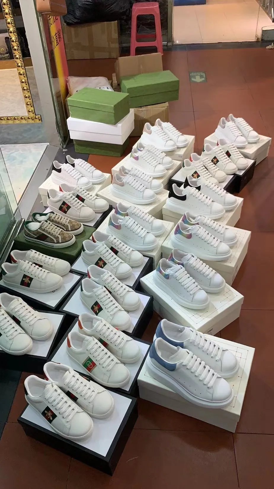 👟👟Ex-factory price 420👟👟 Newly upgraded high version of men's and women's wear, (GUCCI) official website's latest casual and fashionable couple shoes, hot style The style is simple and elegant, exclusive for couples. Unique official website latest brand elements 👑 original Gucci decoration, fashionable and generous, original material cowhide ✅ sheepskin lining, official website designated wear-resistant casual outsole, real-life photos of classic models in the counter, women's 35-40, men's 38--44 sizes